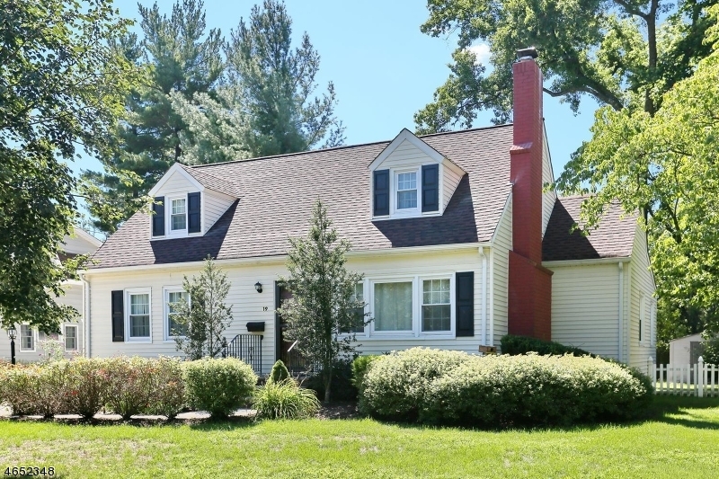 Property Photo: 19 Ferndale Ave NJ 07452
