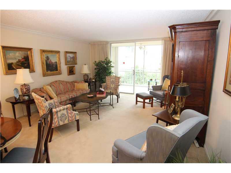 Property Photo:  201 SE 11th Te 304  FL 33004 