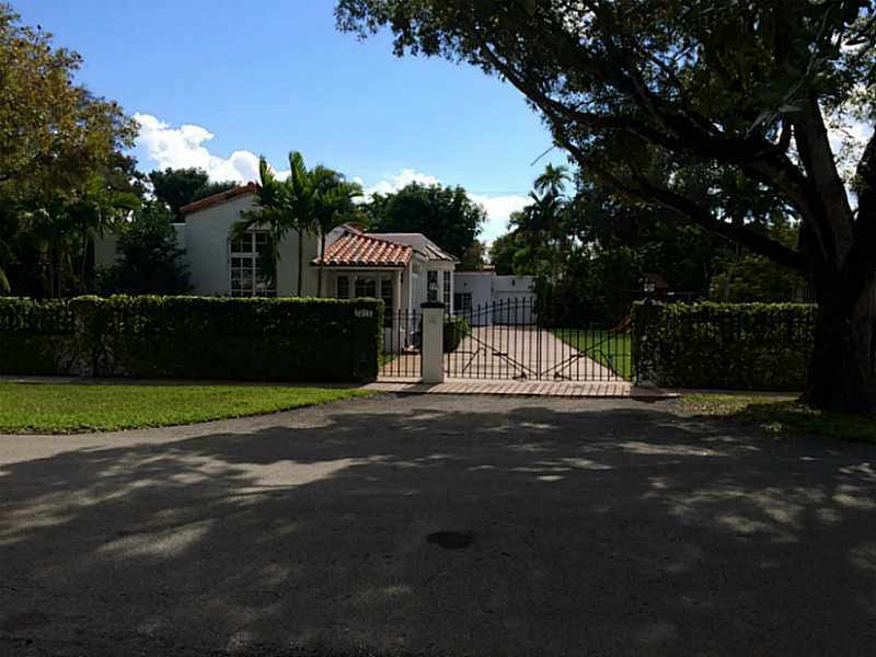 Property Photo:  1212 Sorolla Av  FL 33134 