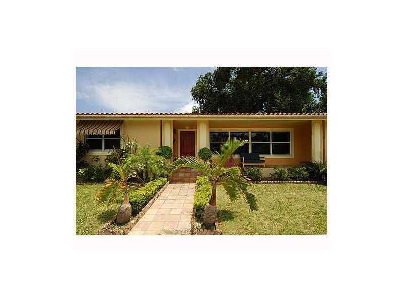 Property Photo: 2201 SW 2 Av FL 33129