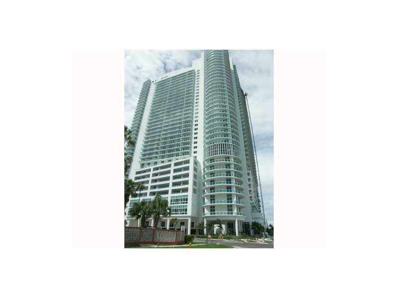 Property Photo: 1800 N Bayshore Dr 303 FL 33132