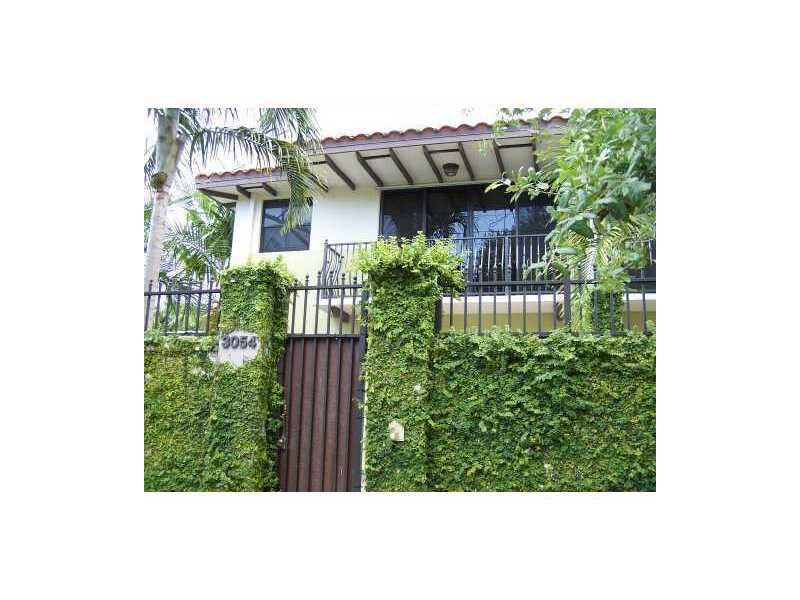 Property Photo: 3054 McDonald St 8 FL 33133