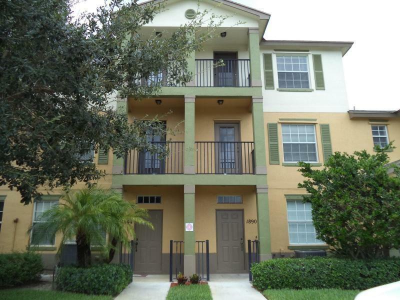 Property Photo:  1890 SE Interlachen Drive  FL 34952 