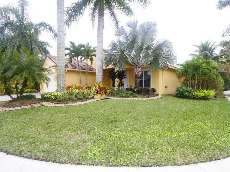 Property Photo:  2000 Harbor View Cr  FL 33327 