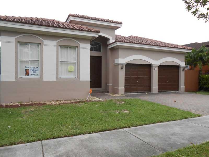 Property Photo: 8812 NW 179 Ln FL 33018