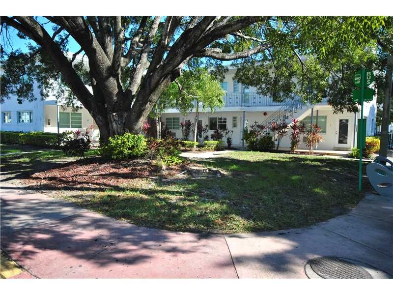 Property Photo:  7301 Carlyle Av 2  FL 33141 