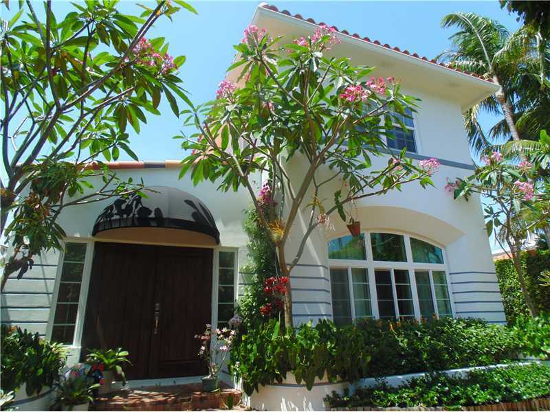 Property Photo: 4458 Sheridan Av FL 33140