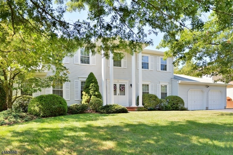 Property Photo:  5 Edgewood Drive  NJ 07866 