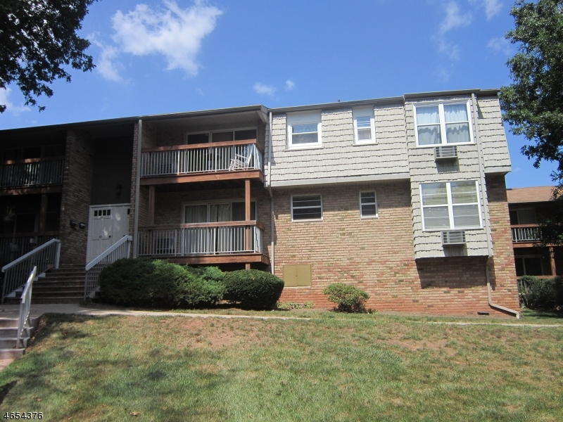 Property Photo: 28 Deanna Dr, Apt 59 NJ 08844