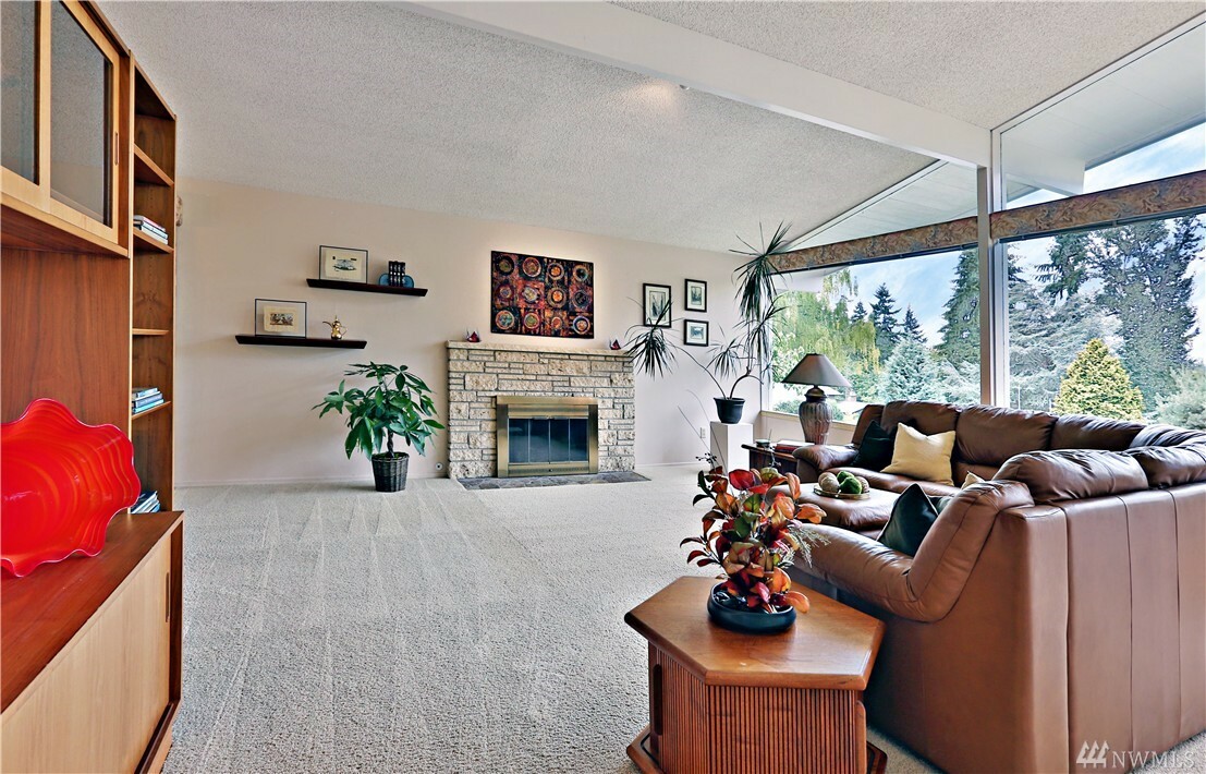 Property Photo: 4911 127th Place SE WA 98006