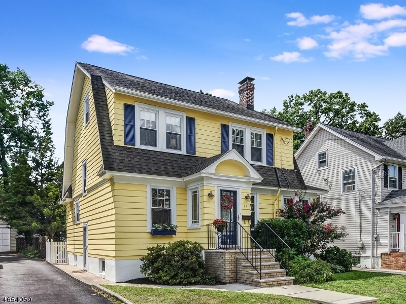 Property Photo:  42 S Pierson Rd  NJ 07040 