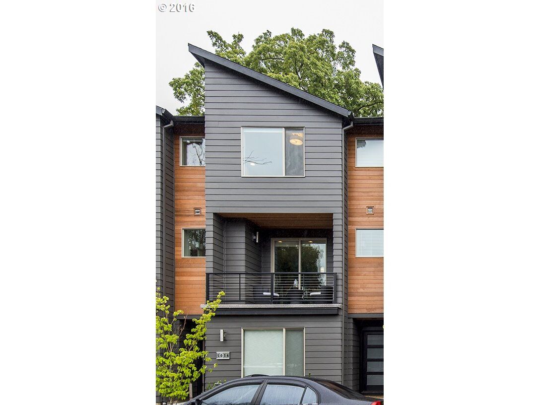 Property Photo: 5036 SE Mill St 11 OR 97215