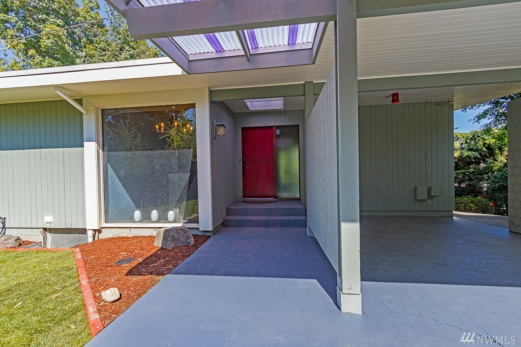 Property Photo: 10033 31st Ave NE WA 98125