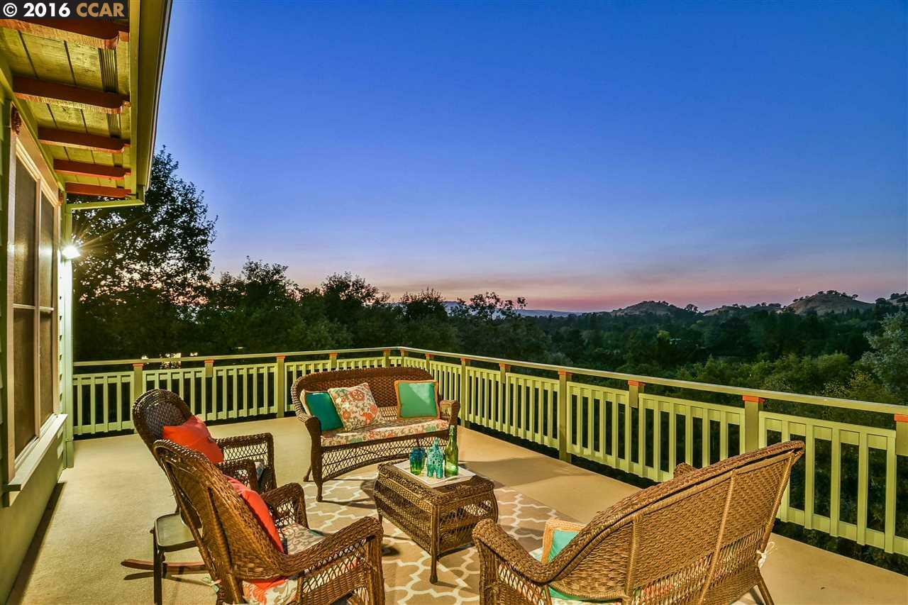 Property Photo: 891 Holly Hill Dr CA 94596