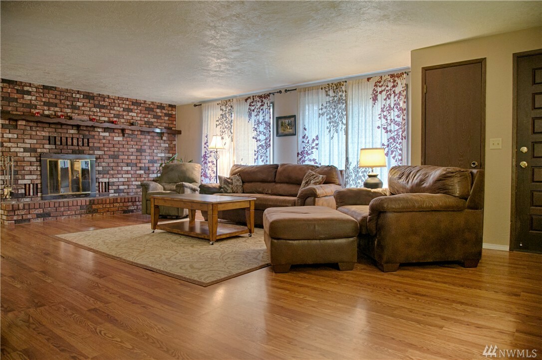Property Photo: 533 Kari Ct WA 98584