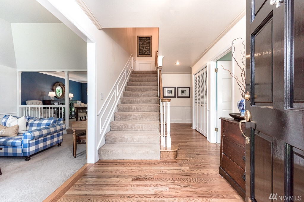 Property Photo: 20101 NE 42nd St WA 98074