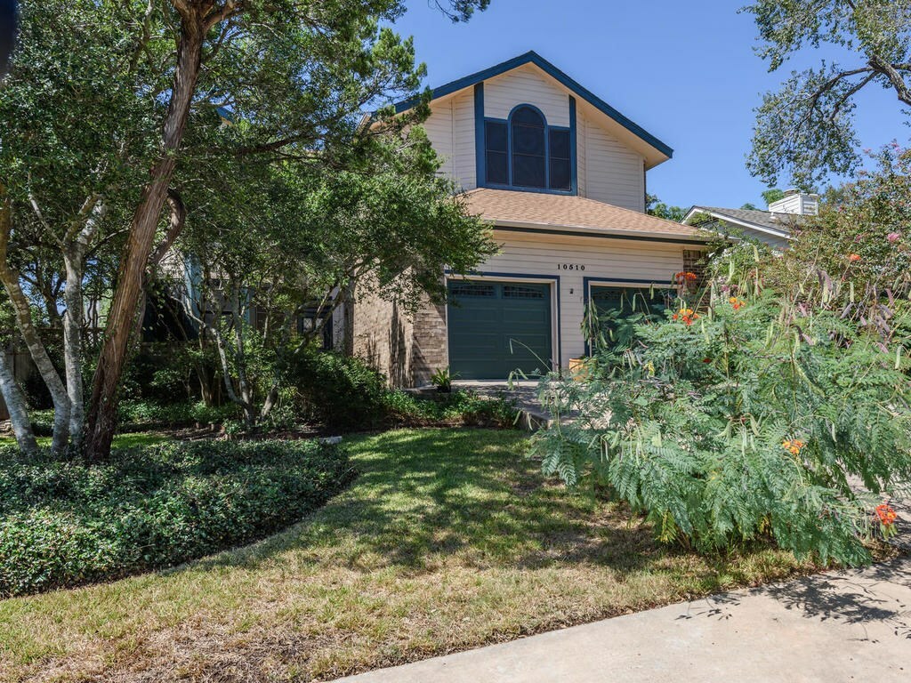 Property Photo:  10510 Tweedsmuir Drive  TX 78750 