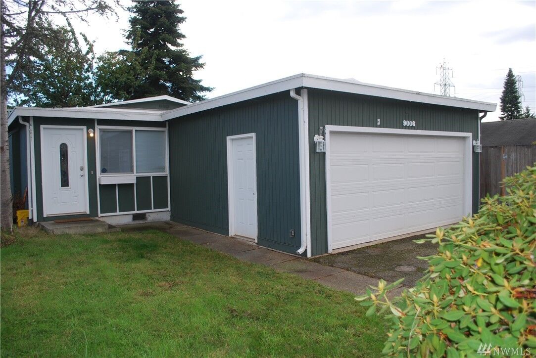 Property Photo:  9006 13th St NE  WA 98258 