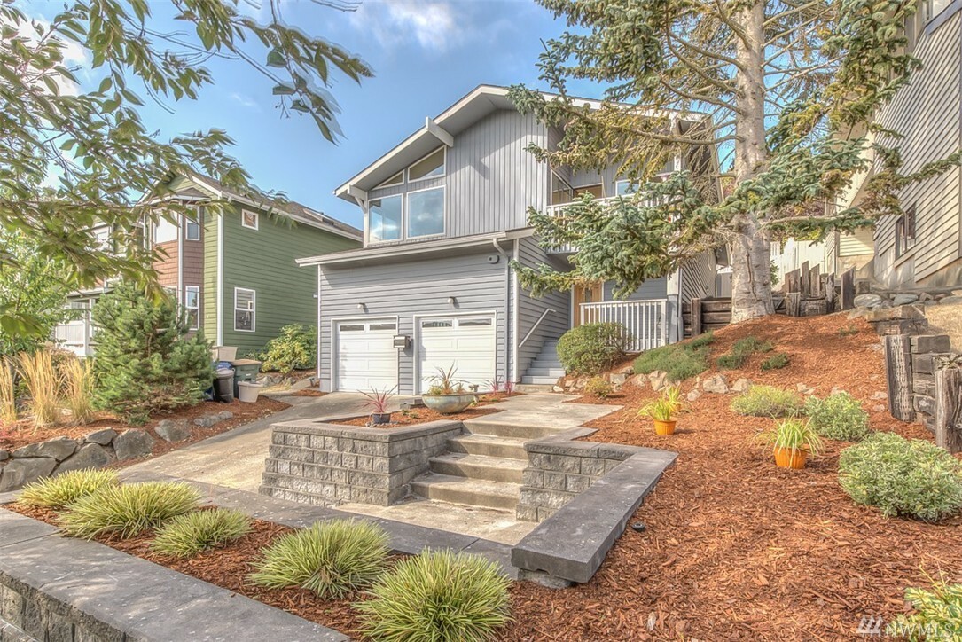 Property Photo:  4521 50th Ave SW  WA 98116 