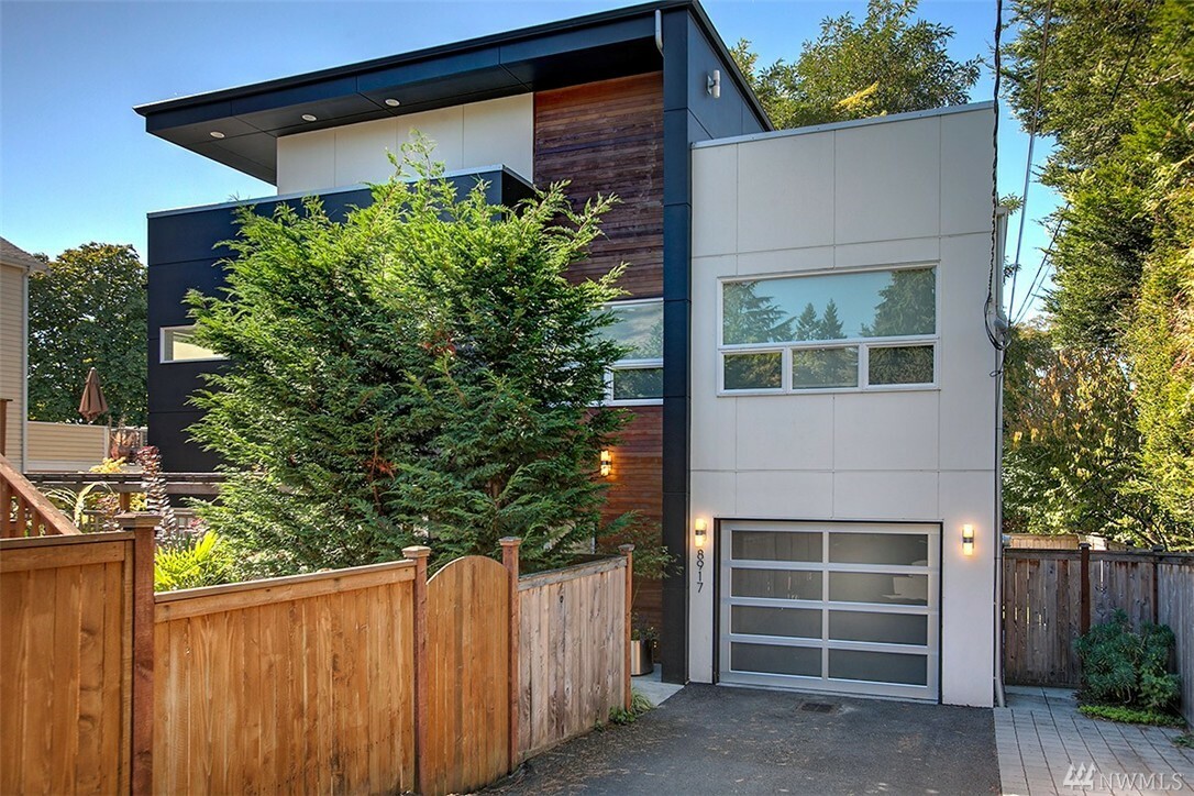 Property Photo: 8917 12th Ave NE WA 98115
