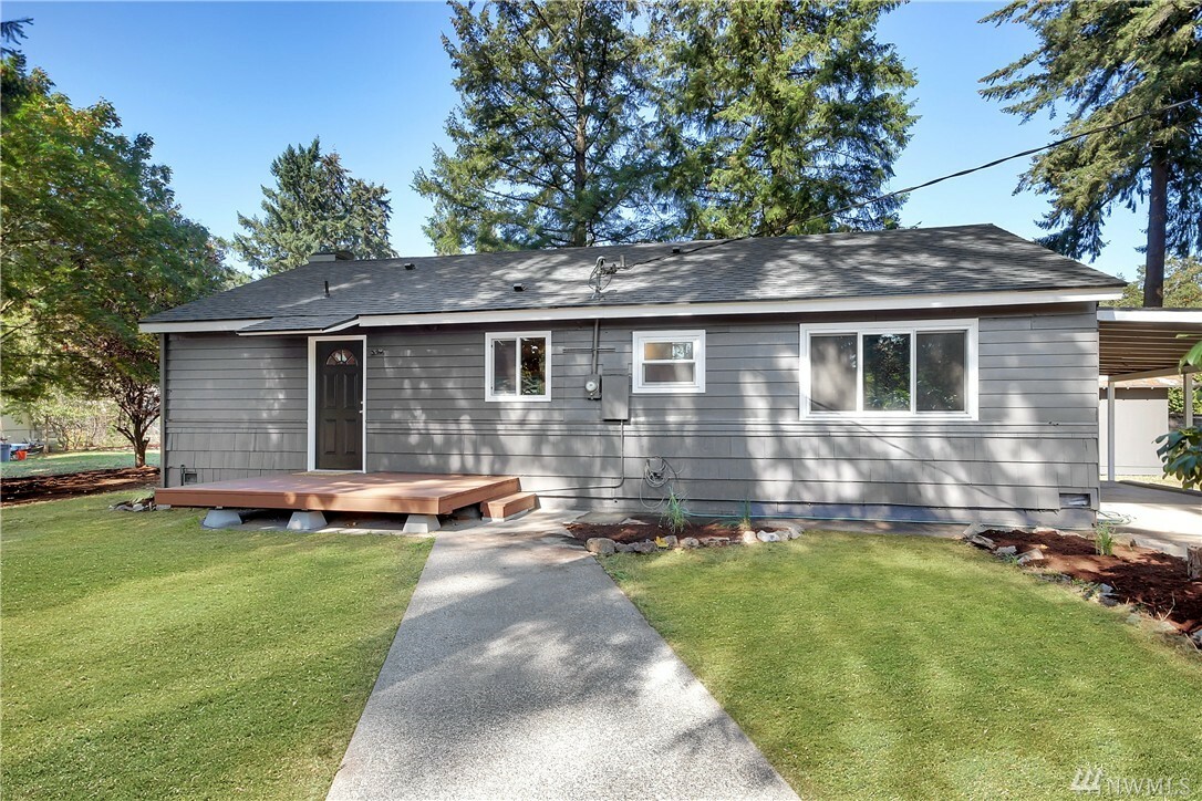 Property Photo:  1721 164th St S  WA 98387 