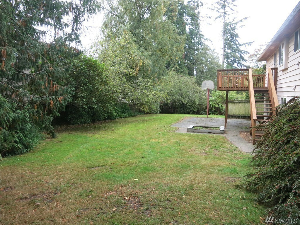 Property Photo:  8418 191st St SW  WA 98026 