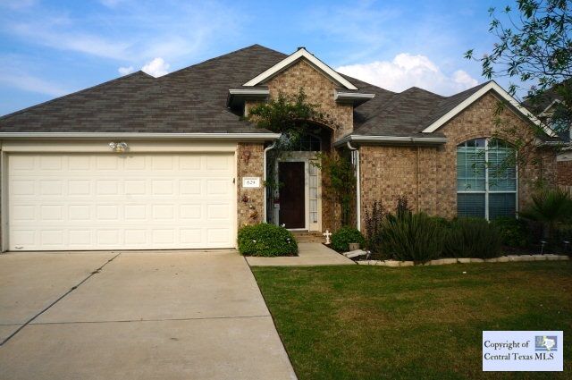Property Photo: 629 Hometown Parkway TX 78640