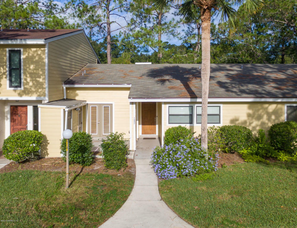 Property Photo:  7802 Las Canas Court 7802  FL 32256 