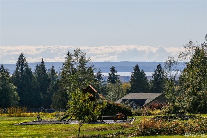 Property Photo: 22622 N Starbird Rd WA 98274
