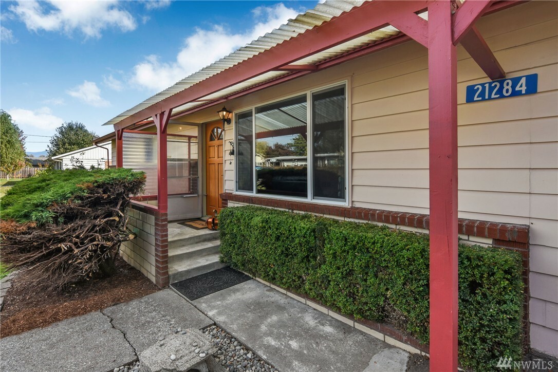 Property Photo:  21284 Plaza Dr  WA 98284 