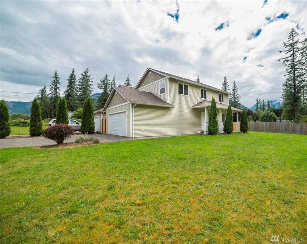 Property Photo:  308 6th St  WA 98251 