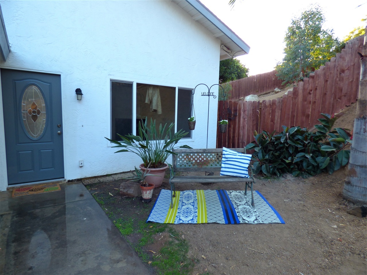 Property Photo: 548 Lado De Loma Dr CA 92083