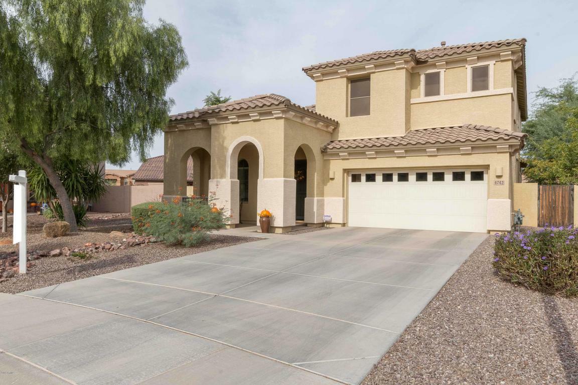 Property Photo:  4742 S Butternut Court  AZ 85297 