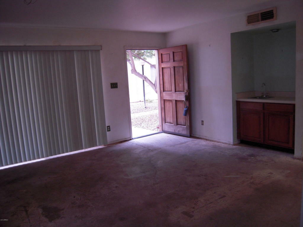 Property Photo:  2959 N 68th Place 104  AZ 85251 