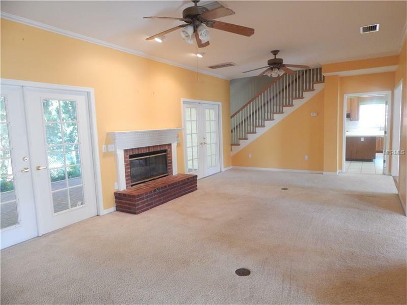 Property Photo: 1305 Lake Como Drive FL 33558