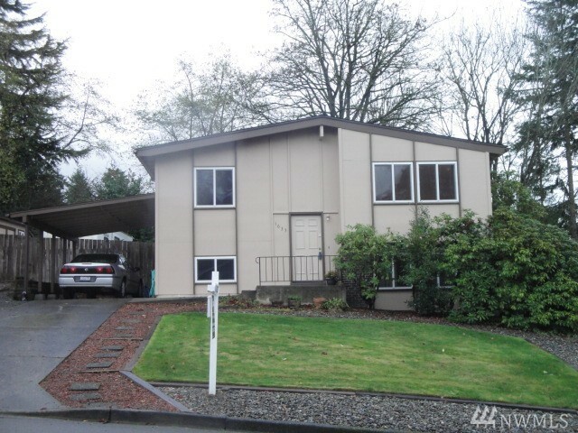 Property Photo:  1633 S 255th Place  WA 98198 