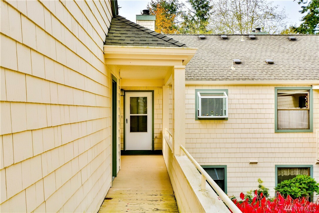 Property Photo:  4035 Providence Point Dr SE 2031  WA 98029 