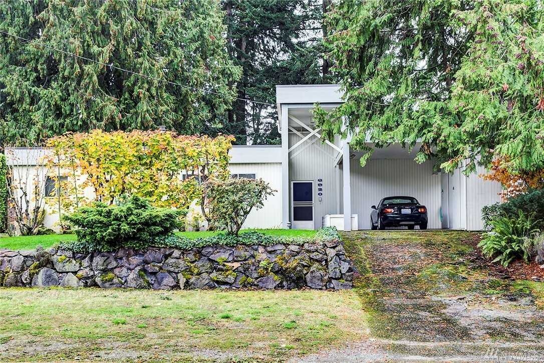 Property Photo:  6920 190th St SW  WA 98036 