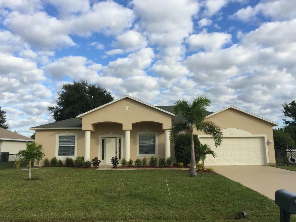 Property Photo:  407 SW Homeland Road  FL 34953 