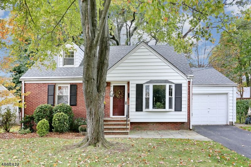 Property Photo: 154 Midwood Rd NJ 07452