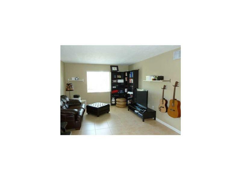 Property Photo: 8607 SW 68th Ct 26 FL 33143