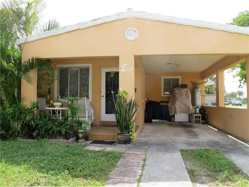 Property Photo: 1954 Roosevelt St FL 33020