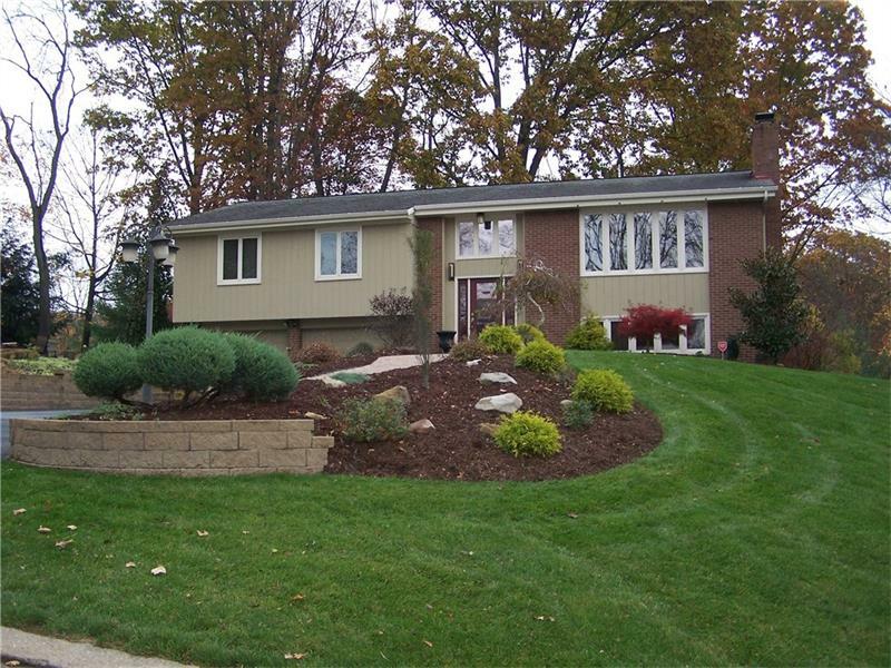 Property Photo:  200 King Richard Drive  PA 15317 