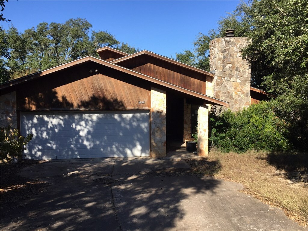 Property Photo: 2210 Red Fox Road TX 78734