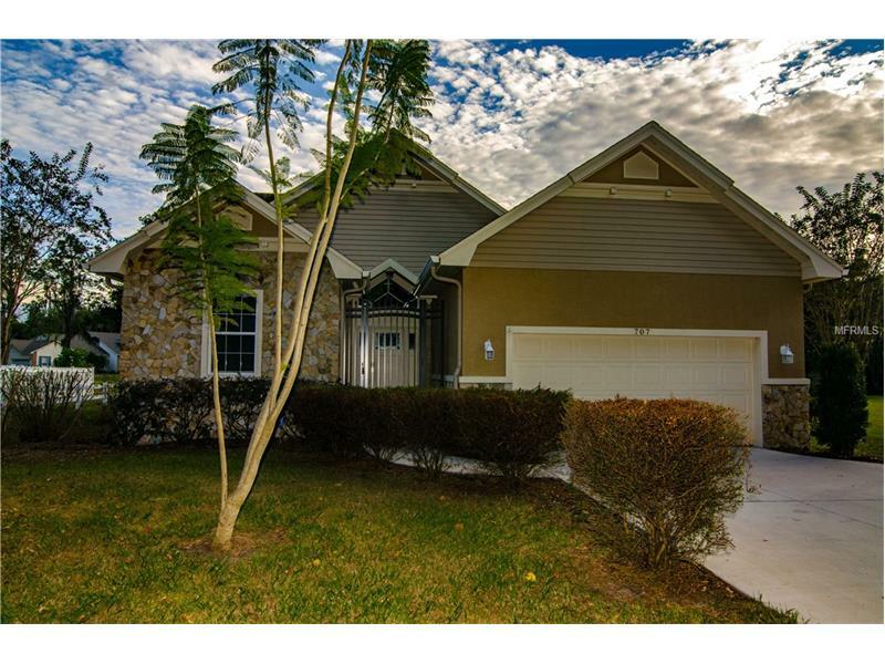 Property Photo:  707 W Terrace Drive  FL 33563 