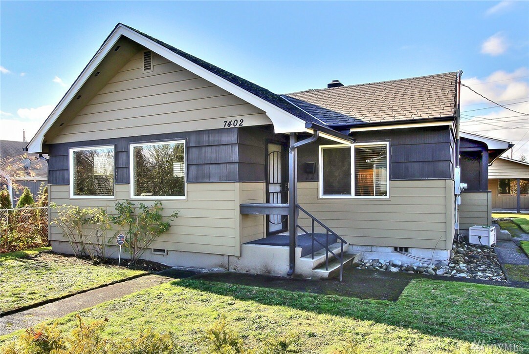 Property Photo:  7402 Fawcett Ave  WA 98408 