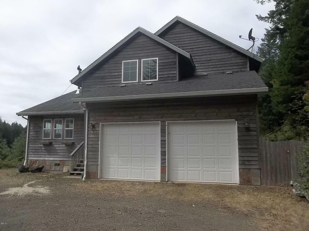 Property Photo: 2708 NE East Devils Lake Road OR 97368