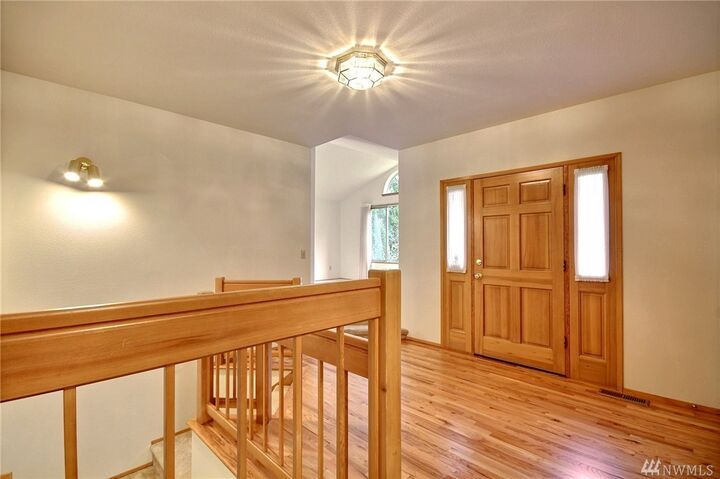 Property Photo:  1126 2nd Ave S  WA 98020 