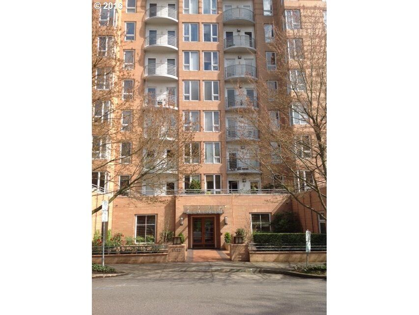 Property Photo:  1132 SW 19th Ave 207  OR 97205 