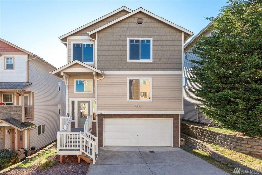 Property Photo: 2614 143rd Place SW 6 WA 98087